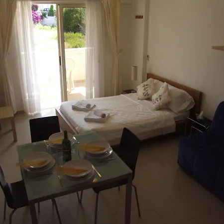 Appartamento B105 Vanessa Luxury Studio Peyia